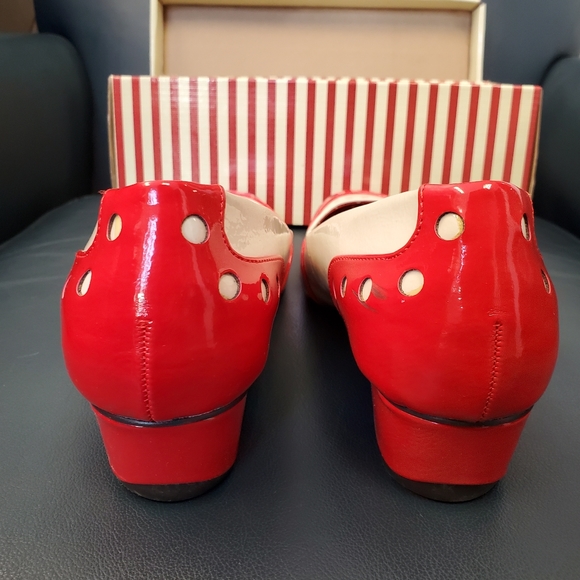 B.A.I.T. slip on low heel pumps - Picture 6 of 9